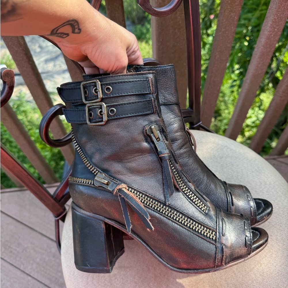 Freebird Zombi open toe leather shoes distressed black